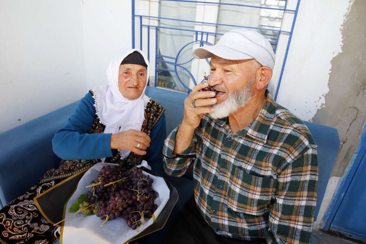 58 yıllık aşkın en doğal hali! Eşine her yıl aynı buketi veriyor 6
